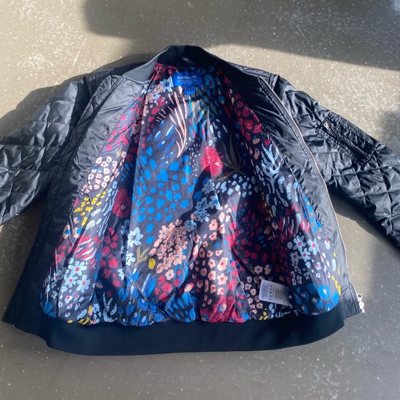 Adidas black puff/bomber jacket - Picture 5 of 5